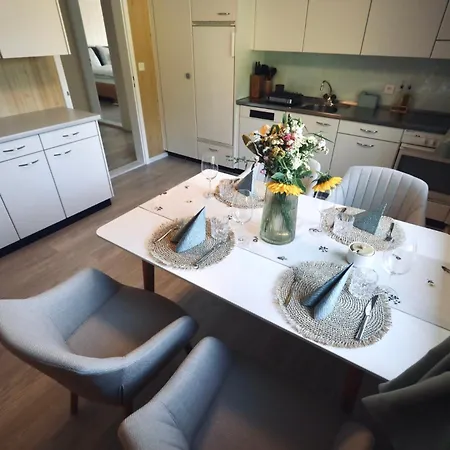 Nest Above The Daire Iseltwald